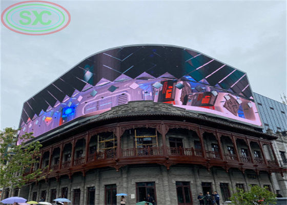 لوحة إعلانات LED ضخمة في الهواء الطلق مع زاوية قابلة للتعديل