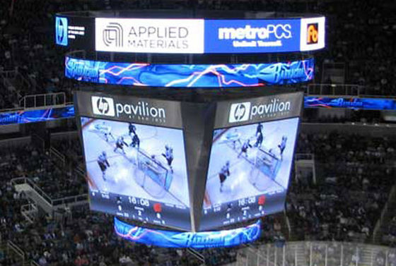 شاشة رياضية COB P2.5 عرض ملون كامل داخلي IP34 3G نظام تحكم WIFI دقة 3840 هرتز