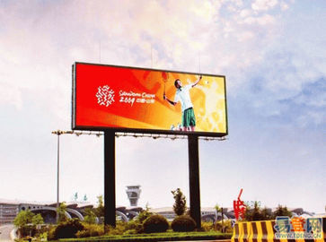 P10 محيط الملعب LED Billboard في الهواء الطلق Full Color LED Display الشاشات المقاومة للماء