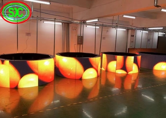 ضوء عالي P3.91 SMD2121 شاشة تأجير LED معلقة 65410 نقطة / متر مربع