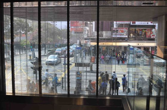 P3.91-7.82 شاشة عرض LED شفافة داخلية شاشة LED كاملة اللون