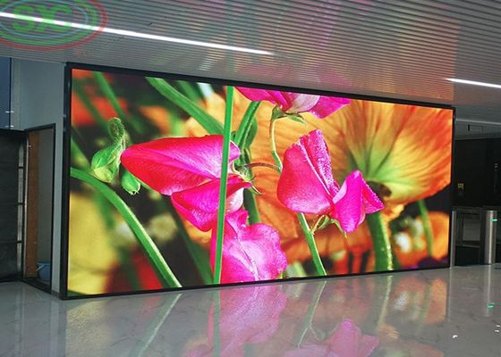 داخل P4.81mm Full Color LED Video Wall Screen 500x1000mm الخزانة