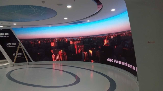 شاشة إعلانية داخلية ملونة كاملة من Epistar P5 LED Die-Cast Aluminum Screen جدار فيديو ، سطوع 2500 نيت