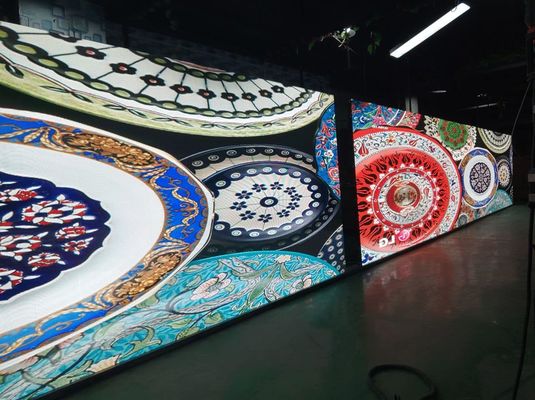 علبة عرض LED للاستئجار عالية الوضوح 5000 سطوع مرنة العرض التجاري الإعلانات