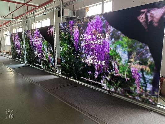بيكسل صغير P2.5 HD شاشة LED داخلية إعلانية مقاومة للماء الفولاذ العادي