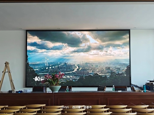 صورة الفيديو P2.5 Full Color LED Die-Cast Aluminum 10000 نقطة / متر مربع كثافة البكسل