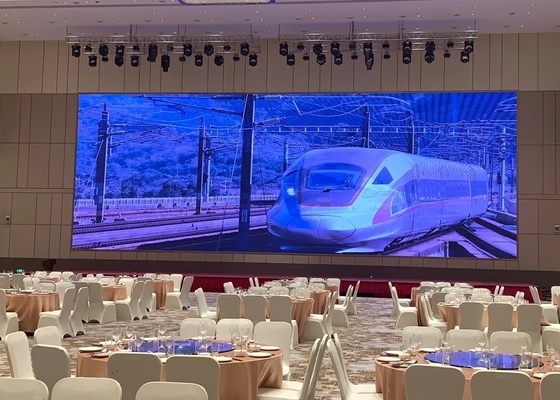 Full Color HD LED Billboard P4 DC5V استوديو خارجي التجاري التطبيق الناشئ