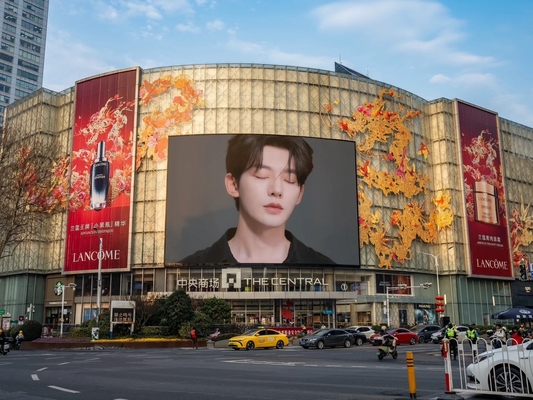 تشغيل شاشة الألومنيوم ذات الصب الصمامي Ultra HD P6.67 Full Color Outdoor LED Display شاشة LED حمراء خضراء زرقاء
