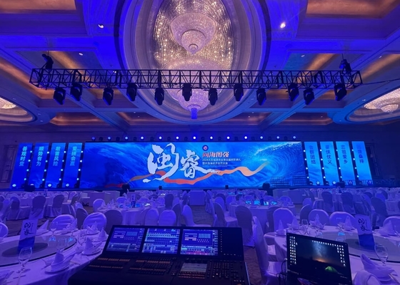 شاشة الألومنيوم المصبوب المقطوعة ذات الطول الصغير Full Color HD LED Screen P1.667، 400x300mm خزانة، 200x150mm وحدة