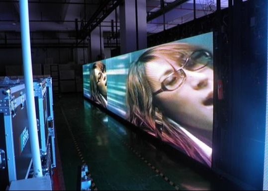 شاشة LED داخلية P2.5 SMD2020 3840Hz عالية التحديث بالألوان الكاملة