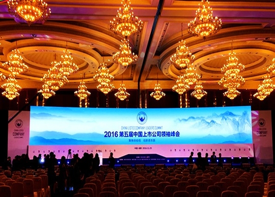 شاشة الألومنيوم المصبوب بالصب الصلب HD قابلة للتخصيص خلفية المسرح الداخلي شاشة LED معدل تحديث عالي