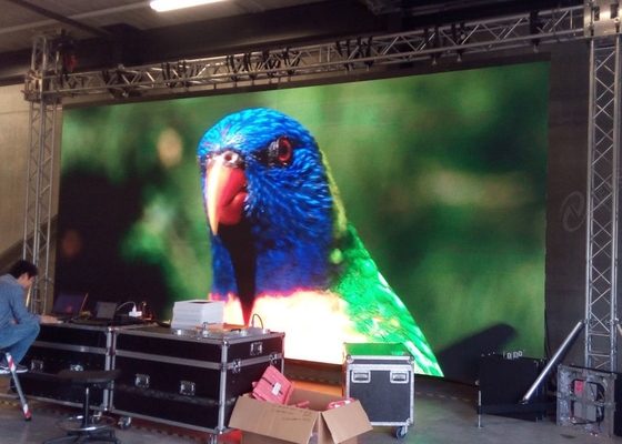 شاشة الألومنيوم الداخلية قابلة للتخصيص HD P2 عرض LED ملون بالكامل LED Billboard Front / Back
