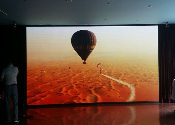 سعر جيد شاشة استئجار صندوق حديدي / استئجار Ultra HD قابلة للتخصيص مسافة صغيرة داخلية كاملة لون شاشة LED مع زاوية عرض واسعة الانترنت