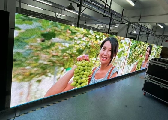 شاشة استئجار مرنة كبيرة لا توجد شاشة تلوث 1/32 مسح HD 1R1G1B P2.5mm LED Screen Board