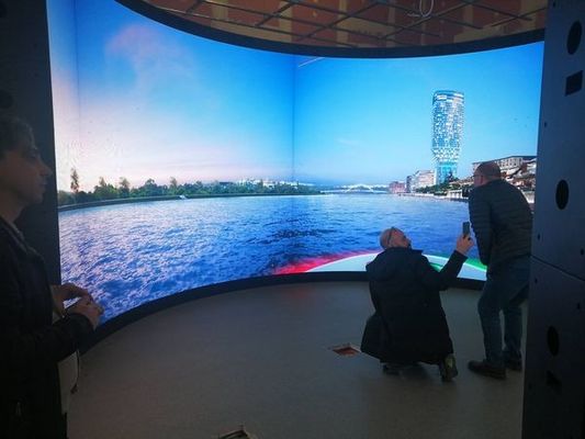 P2.5 HD الشاشة الإعلانية LED مع المباني المقاومة للماء أضواء LED 3 سنوات ضمان