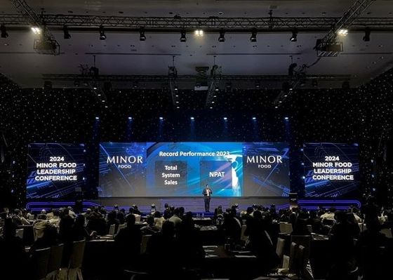 شاشات الإيجار من الألومنيوم المصبوب بالصب الصف الصلب أسعار المصنع شاشات LED عالية الجودة متعددة الاستخدامات لغرف الاجتماعات والكنائس والزفاف COB P1.25