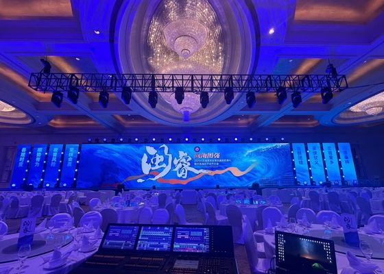 شاشات الإيجار من الألومنيوم المصبوب بالصب الصف الصلب أسعار المصنع شاشات LED عالية الجودة متعددة الاستخدامات لغرف الاجتماعات والكنائس والزفاف COB P1.25