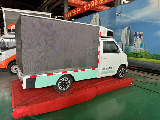 شاحنة إعلانية محمولة ملونة في الهواء الطلق شاحنة مقطورة LED مع 6mm Pixel و 192*192mm Module Size