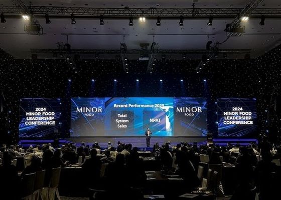 سعر جيد شاشة تأجير المول خلفية المسرح LED المعلقة COB P2 HD بدقة 128*64 الانترنت