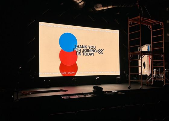 شاشة LED GOB بتكوين بكسل 1R1G1B تتميز بشريحة LED Epistar وكثافة بكسل 427186 نقطة/متر مربع