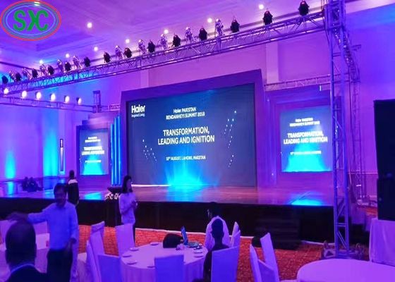 سعر جيد P2.5 الإعلانات الخارجية اللون الكامل RGB LED الصب الصب الألومنيوم الشاشة التجارية 640x640 مم الانترنت