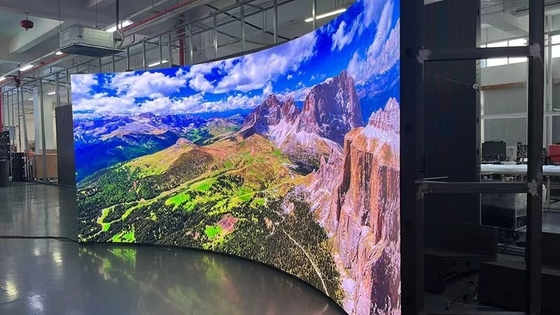 مخصصة مرنة الداخلية كاملة اللون LED العرض HD P1.5 أكثر من 1300cd
