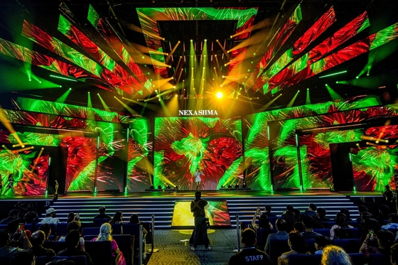 توفير الطاقة شاشة LED فائقة الرقة P4 RGB للاستئجار شاشة LED مضادة للماء بألوان كاملة 42500 نقطة / متر مربع