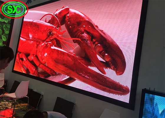 شاشة LED ذات لون كامل في الهواء الطلق مرنة وذات دقة عالية وقائية من الماء وخالية من التأخير