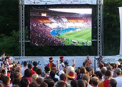 مناسب للملاعب الرياضية والمناسبات الرياضية الصيانة الأمامية زاوية عرض كبيرة P10 LED Video Wall HD