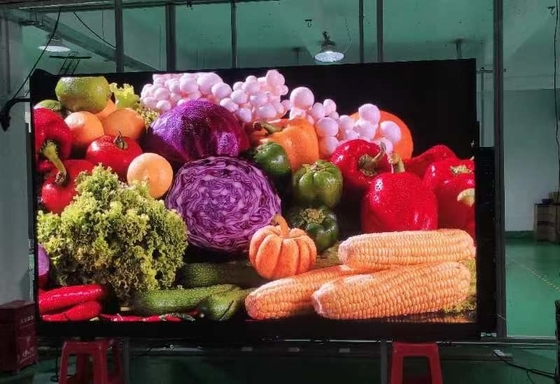 شاشة LED في الهواء الطلق منخفضة الجودة ضخمة مرنة خالية من الفسيفساء P2.5 ، لوحات LED الإعلانية