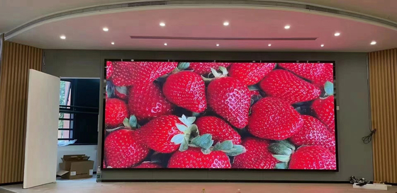 منصة ثابتة داخلية كاملة لون شاشة LED P2.5، شاشة LED P3، معدل تحديث 3840 هرتز، 1000 نيت الوضوح