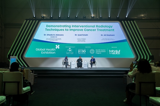 شاشة ملونة كاملة تأجير تثبيت Ultra HD ألومنيوم خفيف الوزن 1R1G1B شاشة إعلانية شاشة LED