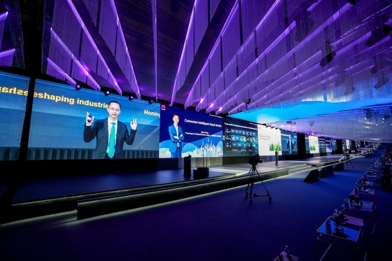 شاشة الألومنيوم المصبوب بالشحن الحديدي الصندوق الشاشة الوقائية من الماء HD قابلة للتخصيص P20 LED عرض فيديو جدار