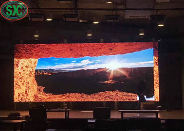 P5 الإعلانات الخارجية الشاشة المنحنية LED SMD2121، الوضوح 2500 نيت