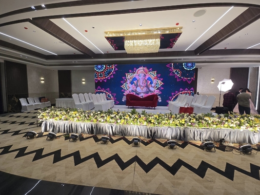 لون كامل 640x640mm شاشة LED داخلية P2.5 شاشة LED غسالة الألومنيوم خزانة الإيجار شاشة LED ،3840Hz معدل تحديث