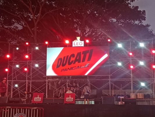 HD P5 داخلية Full Color LED Rental Screen 768x768mm الخزانة 3 سنوات ضمان