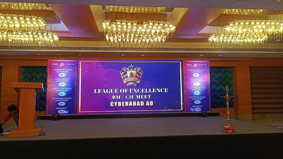 الحجرة 640x640ملم شاشة لوحة LED P2.5 Nationstar LEDs HD LED Video Wall Screen، معدل تحديث 3840 هرتز، 1000 نايت من الوضوح