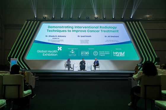 تأجير شاشة LED داخلية مخصصة ثابتة، سطوع 2500 شمعة داخلية شاشة LED ملونة كاملة