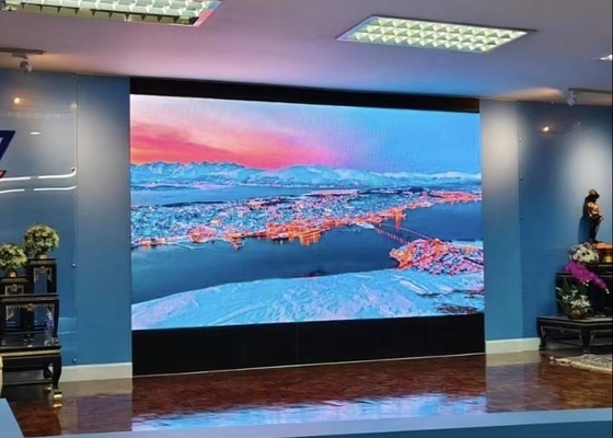ألومنيوم صب الصبغ الداخلي / الشاشة الإيجارية الخارجية شاشة LED 1R1G1B P4 وحدات الحجم 256 * 128mm