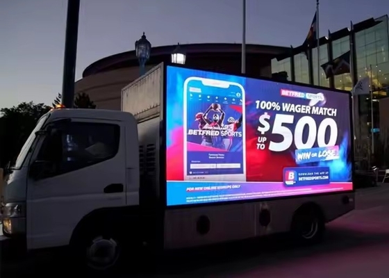 شاحنة متنقلة تأجير ملون كامل P2.6 داخلي LED Screen تأجير HD Stadium
