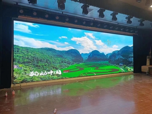 شاشة LED ملونة كاملة داخلية P2.5 مع استهلاك للإيجار مع خزانة رقيقة للغاية ومعدل تحديث عالي 3840 هرتز