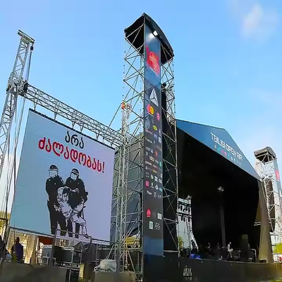 P5 معيار 640mmx640mm عرض LED ملون كامل داخلي معلق في خزانة الألومنيوم المصبوب