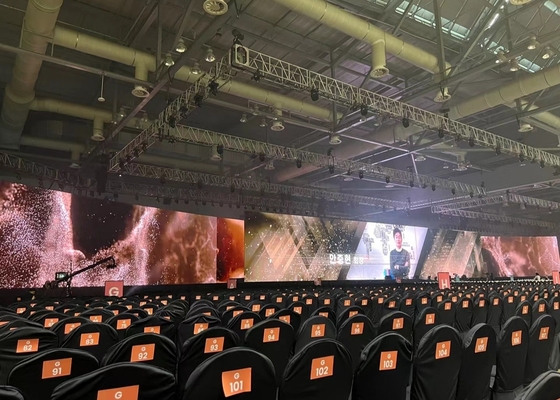 سعر المصنع صندوق تأجير ملون كامل منصة LED كبيرة عرض الإعلانات لوحات إعلانات LED