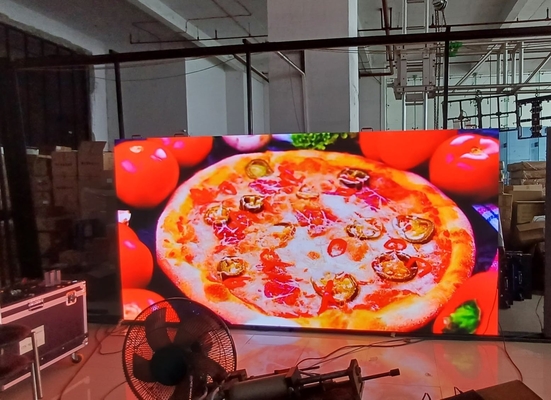 شاشة الألومنيوم المصبوب المقطوعة الأمامية P2.5 الرقمية LED poster Stereo Mount سهلة التثبيت