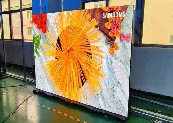 شاشة الألومنيوم المصبوب المقطوعة الأمامية P2.5 الرقمية LED poster Stereo Mount سهلة التثبيت