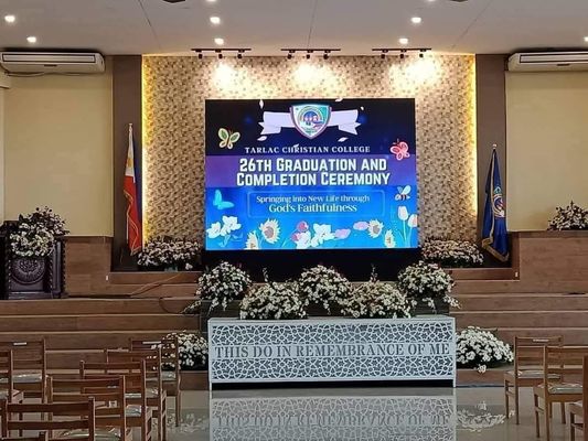 P3 P4 Full Color LED Video Rental 3In1 SMD2121 حائط فيديو داخلي مع 1000cd / sqm خزانة حديد أو ألومنيوم 4mm Pixels