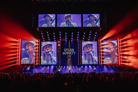 شاشة LED SMD داخلية P2 ذات درجة صغيرة عالية الدقة شاشة مرنة عالية الدقة شاشة LED للإيجار في الهواء الطلق