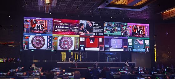 سعر جيد شاشة LED RGB عالية الوضوح مع عمر 100000 ساعة وشاشة P4 دائمة81 الانترنت