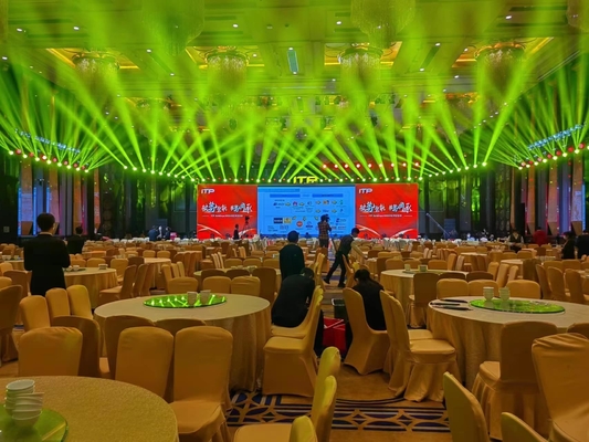 شاشة LED داخلية ملونة كاملة SMD P3 تكنولوجيا 3840 هرتز ارتفاع تحديث 111111 بكسل / م2 و 900cd / م2 بريق توازن الأبيض
