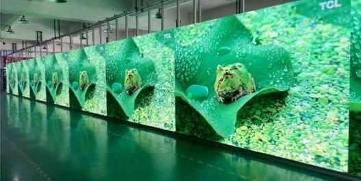 شاشة LED ذات لون كامل في الهواء الطلق مرنة وذات دقة عالية وقائية من الماء وخالية من التأخير
